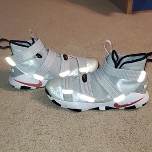 Men's Nike Lebron James 11's